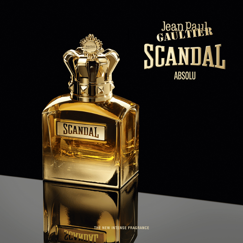 Scandal Absolu Parfum Pour Homme là một viên ngọc vàng xa hoa, được thiết kế tinh xảo để phản ánh bản chất táo bạo và rạng rỡ của nước hoa. 